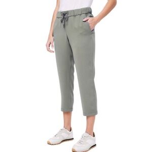 Lululemon Grey Sage High-Rise On The Fly Crop 23" Jogger Pants Size 12